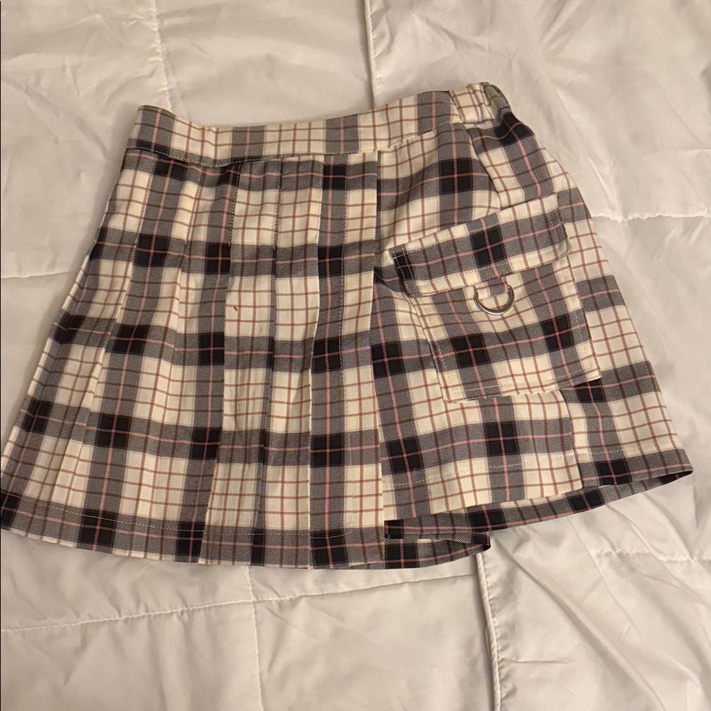 Forever 21 Plaid Mini Skirt in Black, Cream, and Red